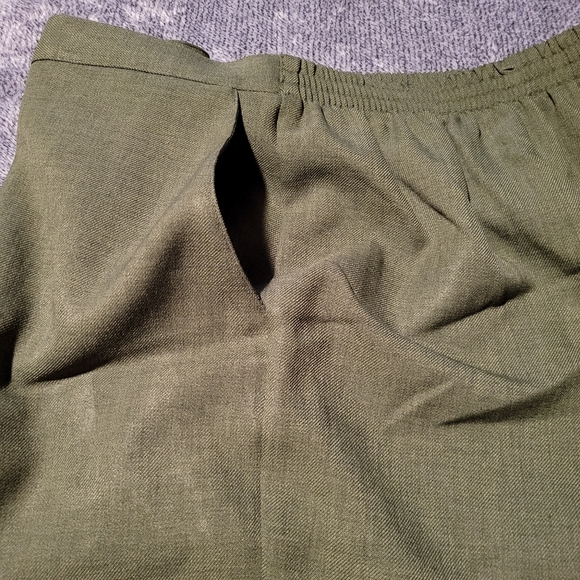 Women's slacks - Picture 4 of 5
